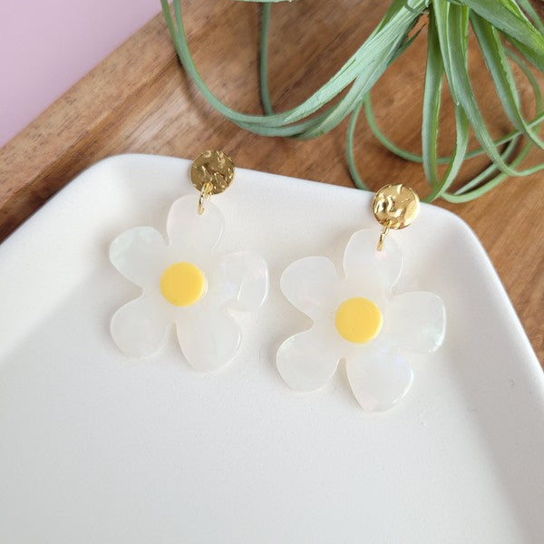 ACRYLIC DAISY FLOWER DANGLE EARRINGS
