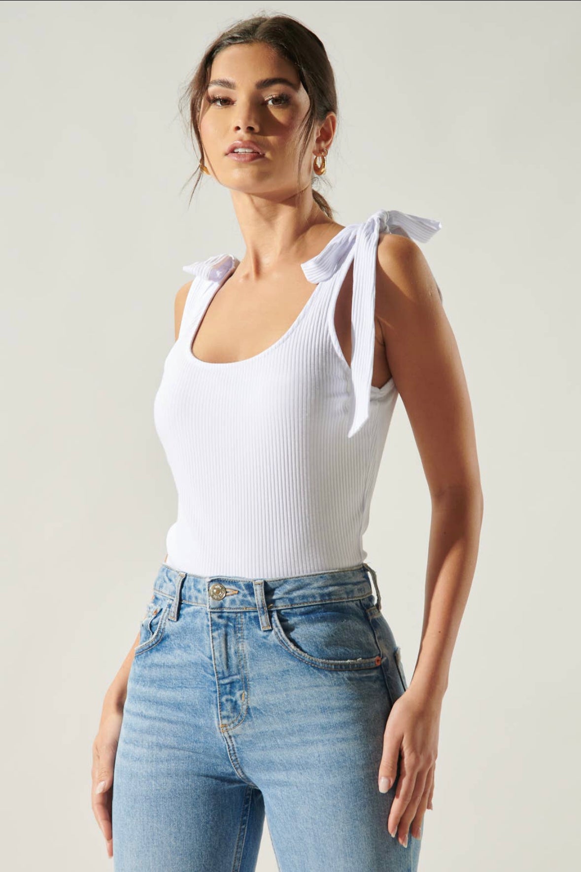 JUSTINA RIBBED SCOOP NECK CROPPED TANK TOP