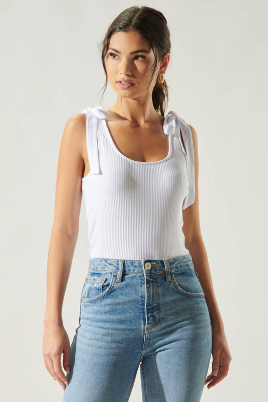 JUSTINA RIBBED SCOOP NECK CROPPED TANK TOP